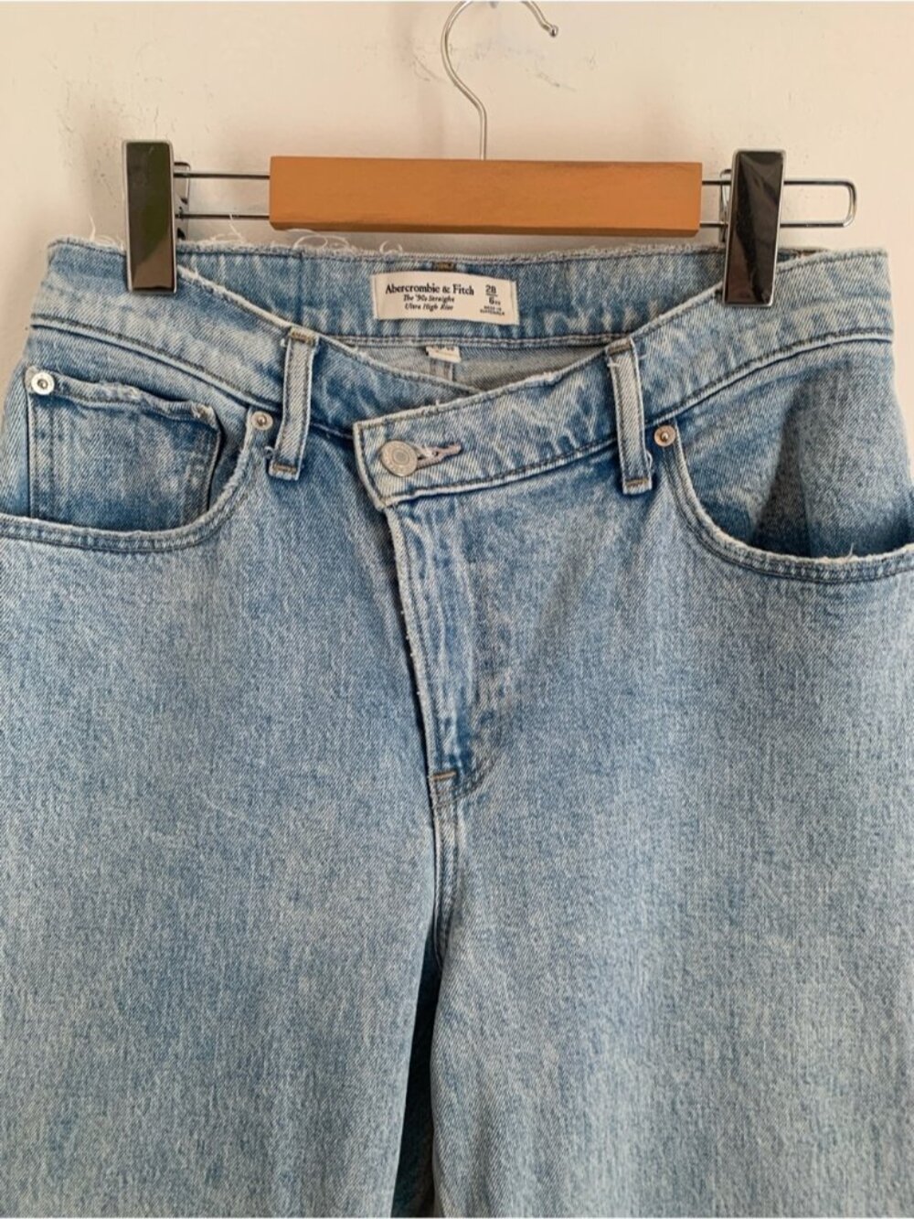 Abercrombie & Fitch High-Rise Light Wash Straight Jeans - Picture 3 of 8